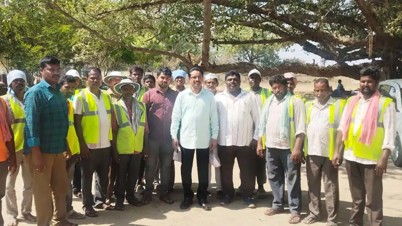 nandigama municipal commisioner ev ramna babu (1)